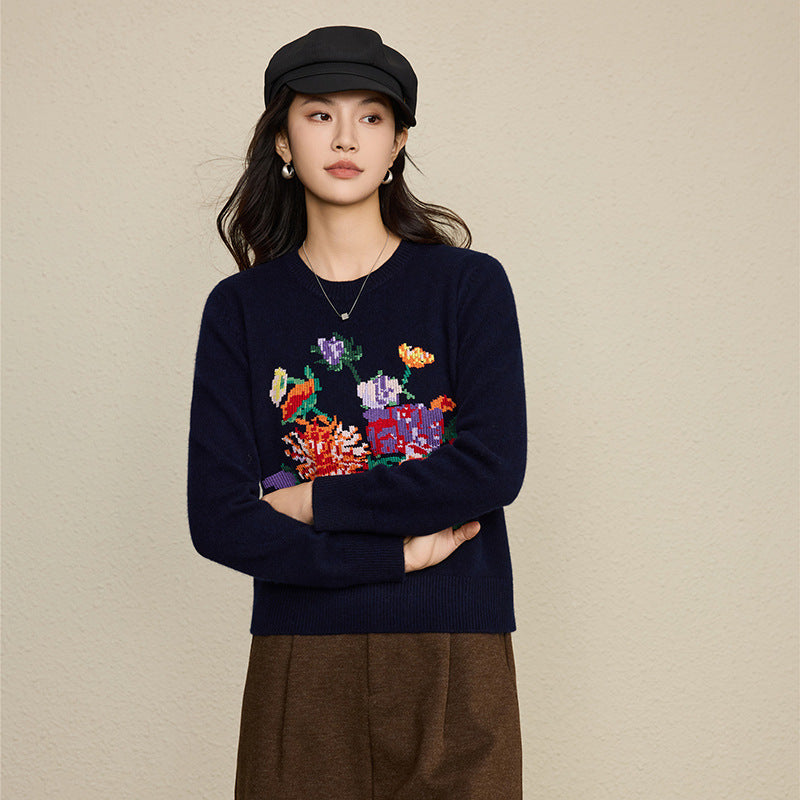 Embroidered peony round neck long sleeved pullover sweater