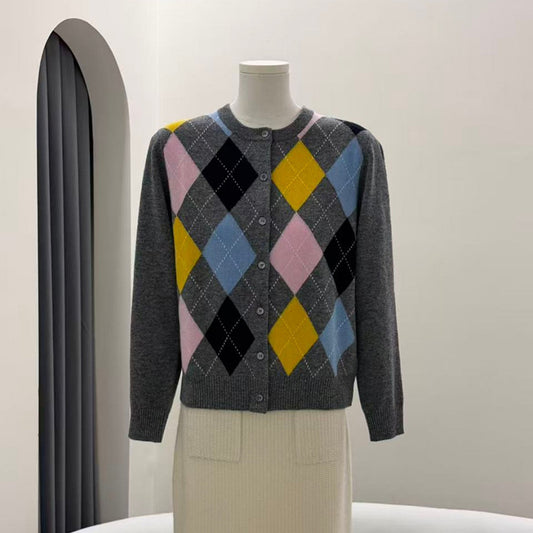 Diamond grid contrasting round neck sweater