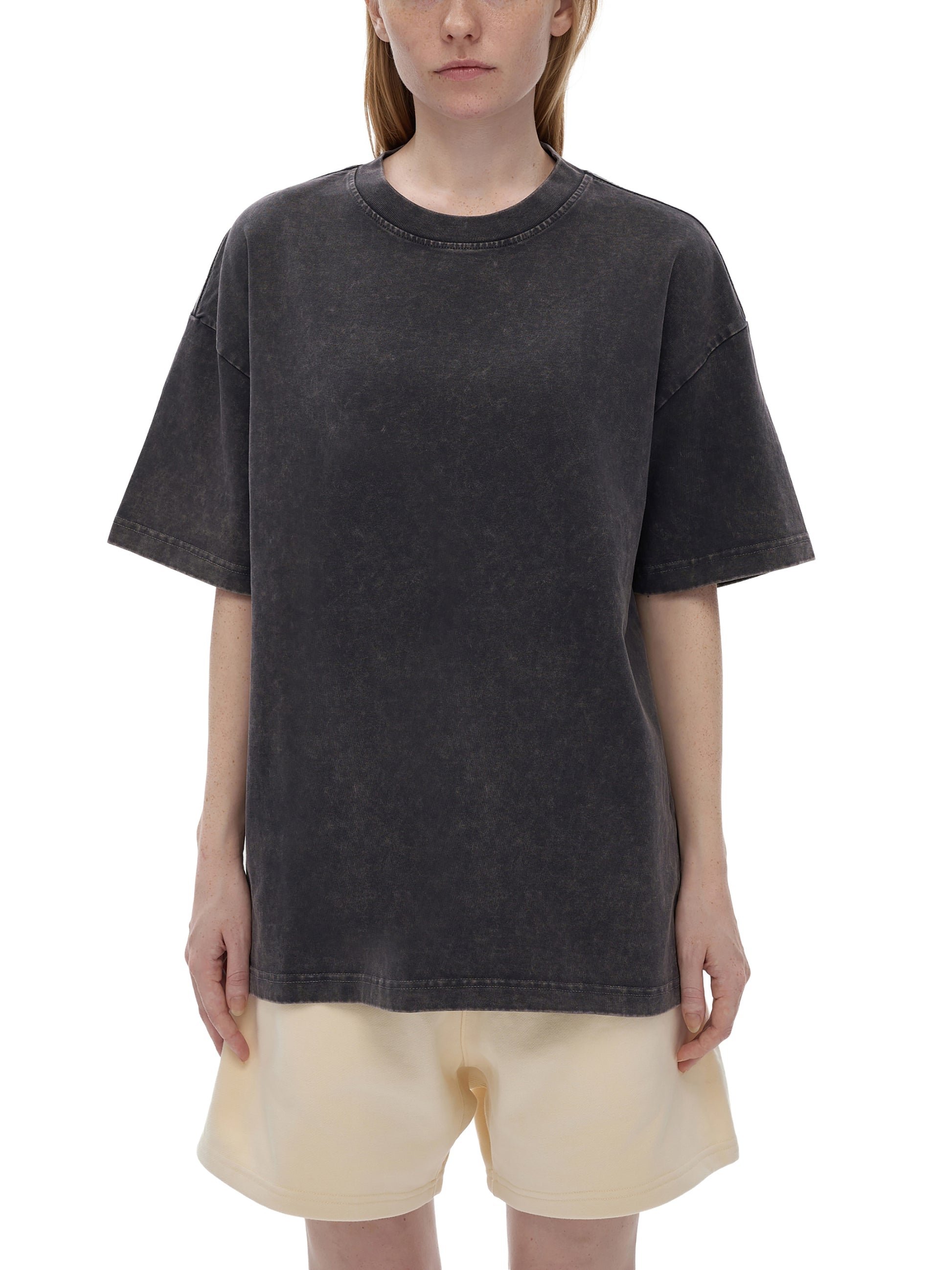 ODMPOD snow washed heavyweight oversized t-shirt in light fabric with a relaxed fit and casual style.